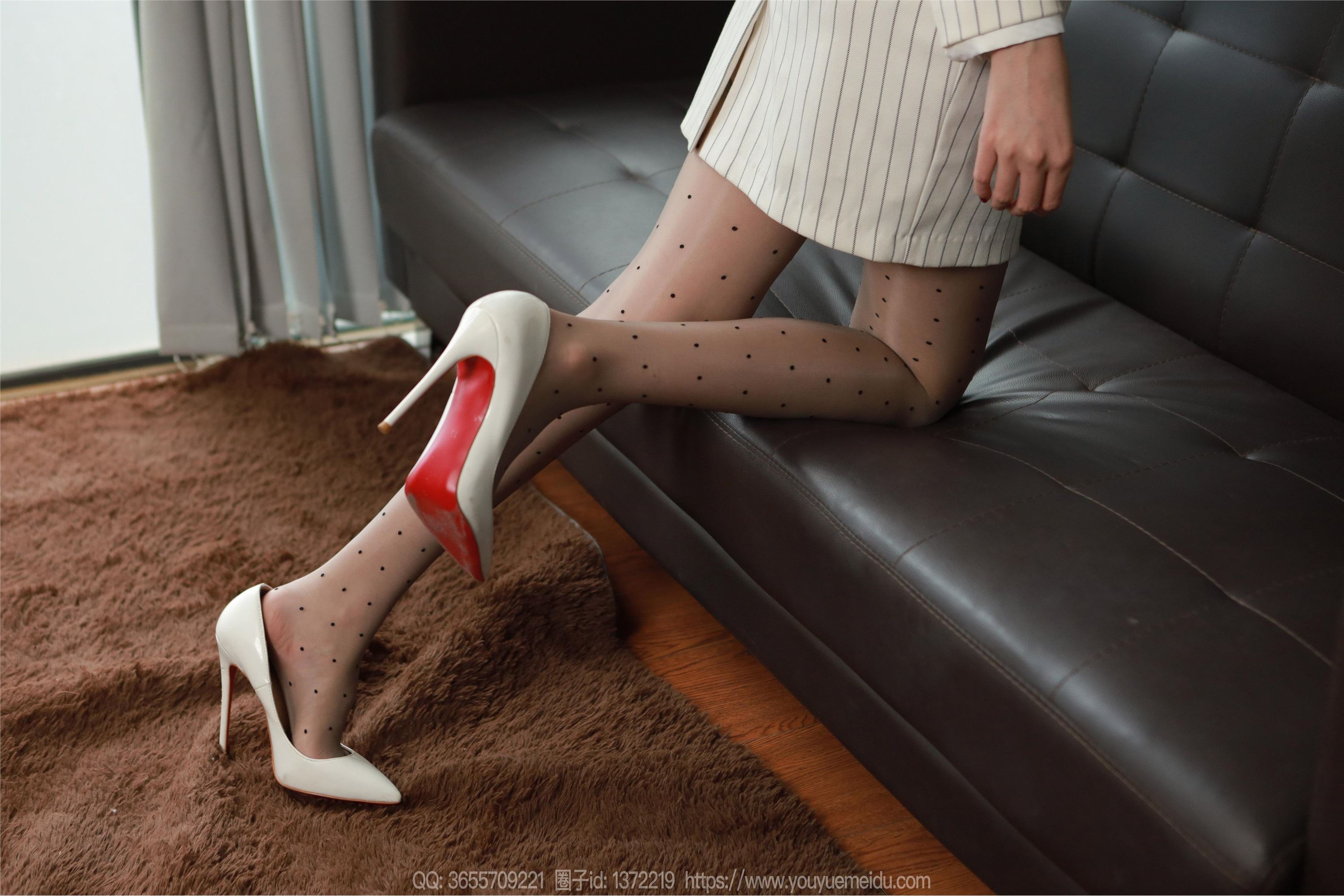 IESS异思趣向  2025.02.28 丝享家 1989 团团《灰色波点（上）》